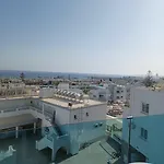 Sunny Blue Apartment *