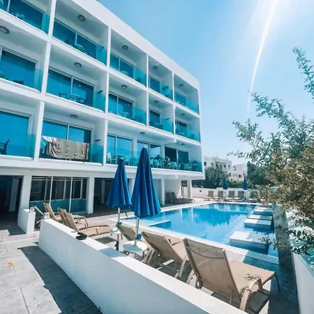 Sunny Blue Apartment *